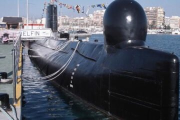 floating submarine museum